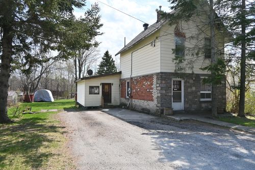 74 Cascade St, Parry Sound, ON, P2A1K5 | Card Image