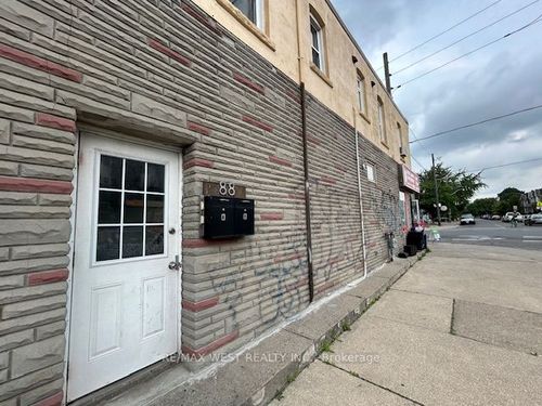 b-88 Uxbridge Ave, Toronto, ON, M6N2Y2 | Card Image