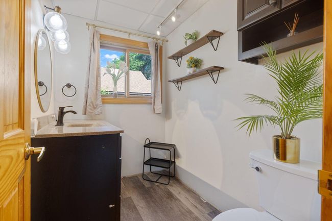 Main Floor Bath | Image 13