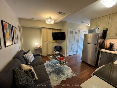 3rd-904 Bloor Street W, Toronto, ON, M6H1L1 | Card Image