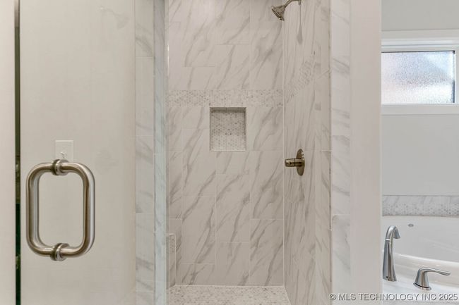 12662 S Irvington Ave, House other with 3 bedrooms, 3 bathrooms and null parking in Bixby OK | Image 32