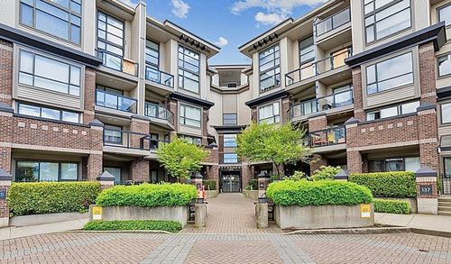452-10838 City Pky, Surrey, BC, V3T5X9 | Card Image