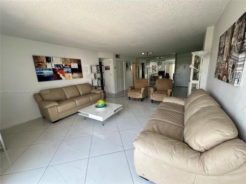 apt-509-17800 Atlantic Blvd, Sunny Isles Beach, FL, 33160-2774 | Card Image