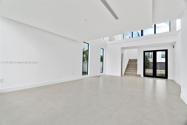 6818 - 6818 Nw 104 Th Ct, House other with 4 bedrooms, 5 bathrooms and null parking in Doral FL | Image 4