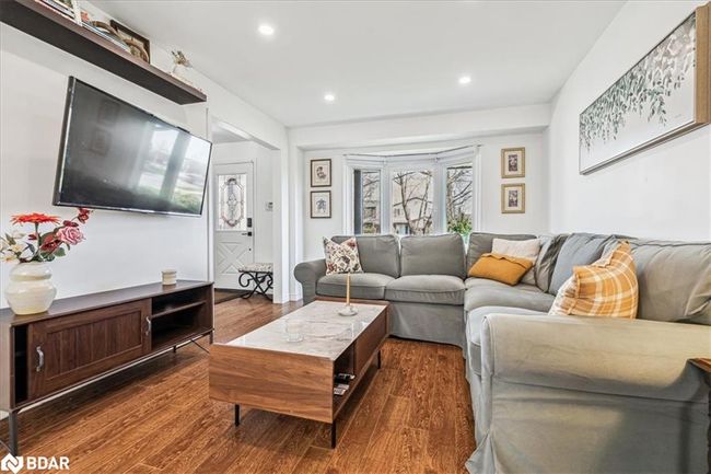 3193 Greenbough Cres, House other with 3 bedrooms, 3 bathrooms and 3 parking in Burlington ON | Image 7