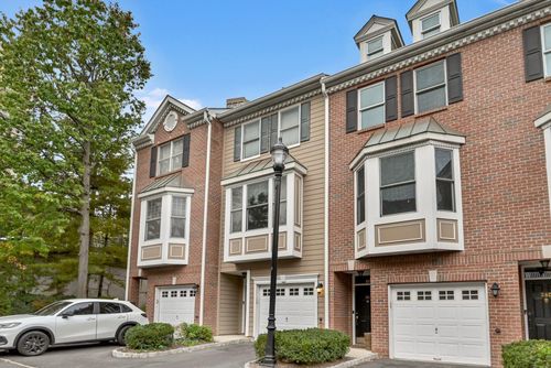 241 Brower Ct, West New York, NJ, 07093-8349 | Card Image