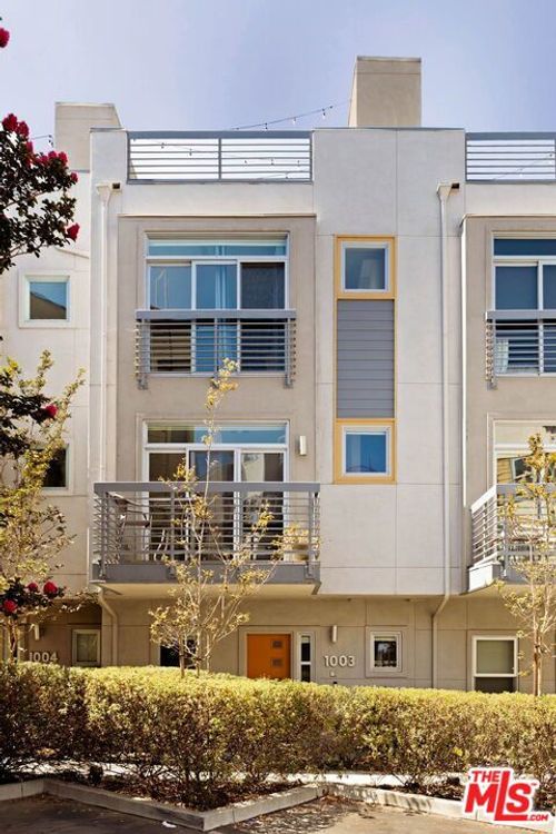 1003-2753 Waverly Dr, Los Angeles, CA, 90039-2788 | Card Image