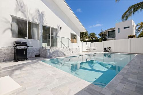 12 Adams Rd, Ocean Ridge, FL, 33435-6204 | Card Image