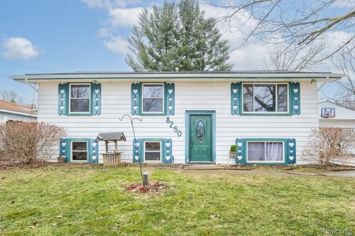 8250 Rockwood Ave, Mount Morris, MI, 48458-1312 | Card Image