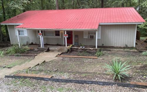 1025 Lake Arrowhead Dr, Hickory Flat, MS, 38633-9556 | Card Image