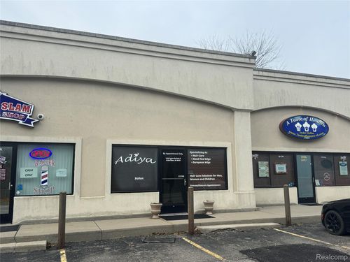 9154 Fenton Rd, Grand Blanc, MI, 48439-8380 | Card Image