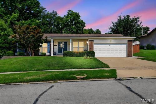 13211 Windygate Ln, Saint Louis, MO, 63146-2227 | Card Image