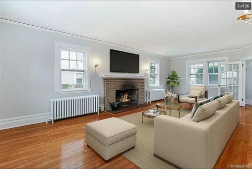 78 Bryant Ave, White Plains, NY, 10605-1626 | Card Image