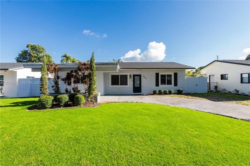 6451 Pershing St, Hollywood, FL, 33024 | Card Image