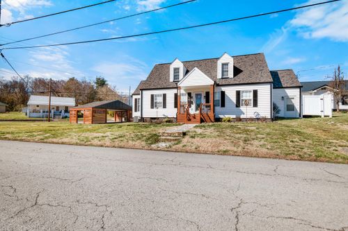 542 S 2nd St, Williamsburg, KY, 40769-1256 | Card Image