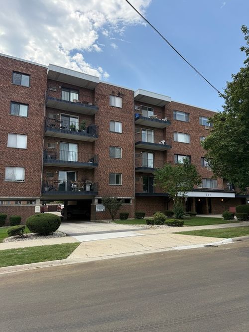 106-205 Miner St, Arlington Heights, IL, 60005-1357 | Card Image