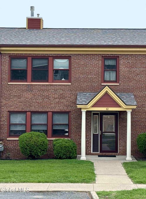 42 Club Rd, Plattsburgh, NY, 12903-3949 | Card Image