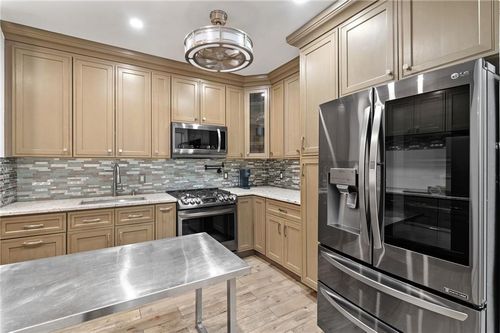 124 Thomas S Boyland St, Brooklyn, NY, 11233-2623 | Card Image