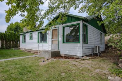 929 2nd Ave, House other with 2 bedrooms, 1 bathrooms and 1 parking in Okanogan WA | Image 1