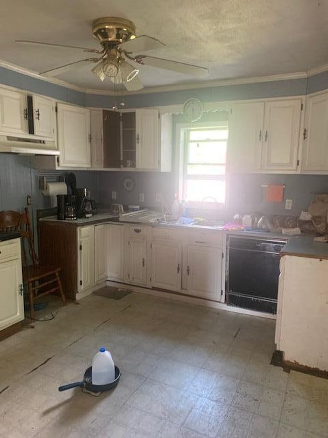 1710 Derby Rd, House other with 6 bedrooms, 1 bathrooms and null parking in Appalachia VA | Image 6