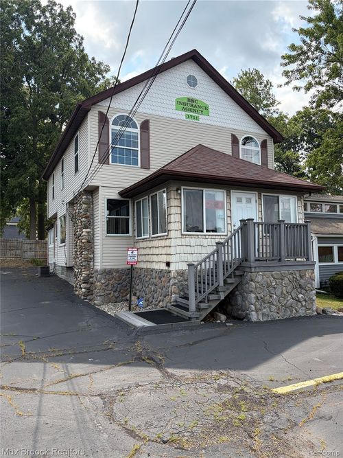 1711 Cass Lake Rd, Keego Harbor, MI, 48320-1047 | Card Image