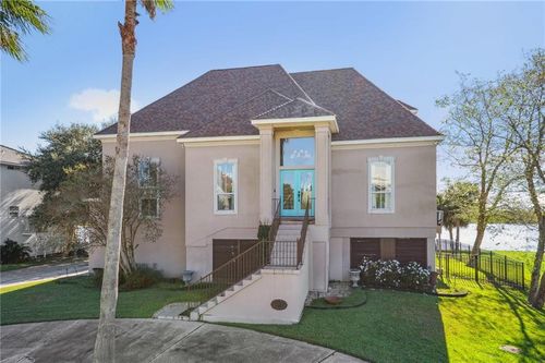 1056 Peninsula Dr, Slidell, LA, 70460-3464 | Card Image