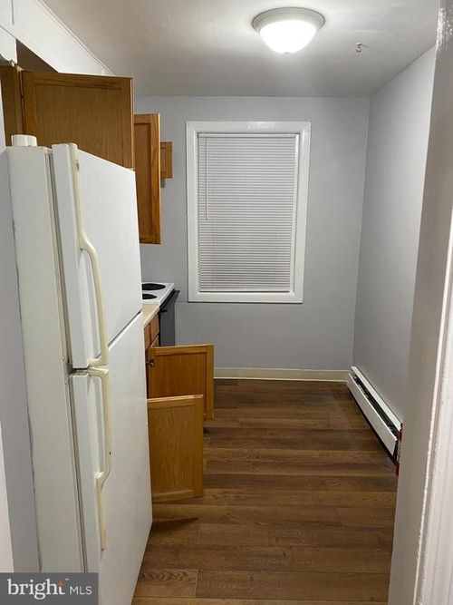 240 E Avon Rd, BROOKHAVEN, PA, 19015-3308 | Card Image