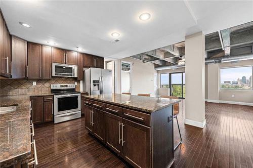 1303-2940 Baltimore Ave, Kansas City, MO, 64108-3420 | Card Image