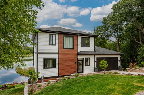 W5702 North Dr, Elkhorn, WI, 53121-2531 | Card Image