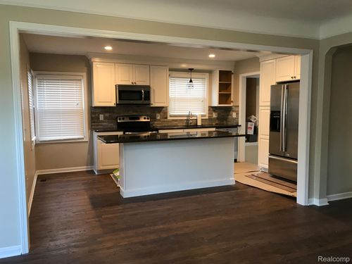 800 Cambridge Rd, Berkley, MI, 48072-1924 | Card Image