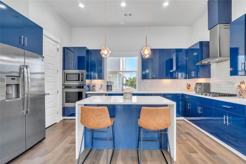 a-808 Fisher St, Houston, TX, 77018-5344 | Card Image