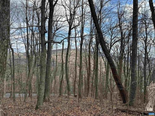 122 Hanging Rock Ln, WINTERGREEN RESORT, VA, 22967-8132 | Card Image