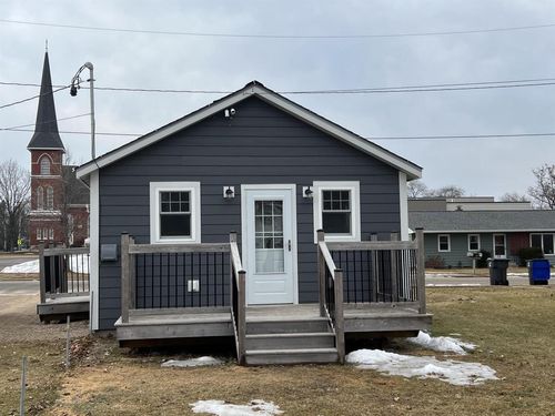 104 Lake Street, WEYAUWEGA, WI, 54983 | Card Image