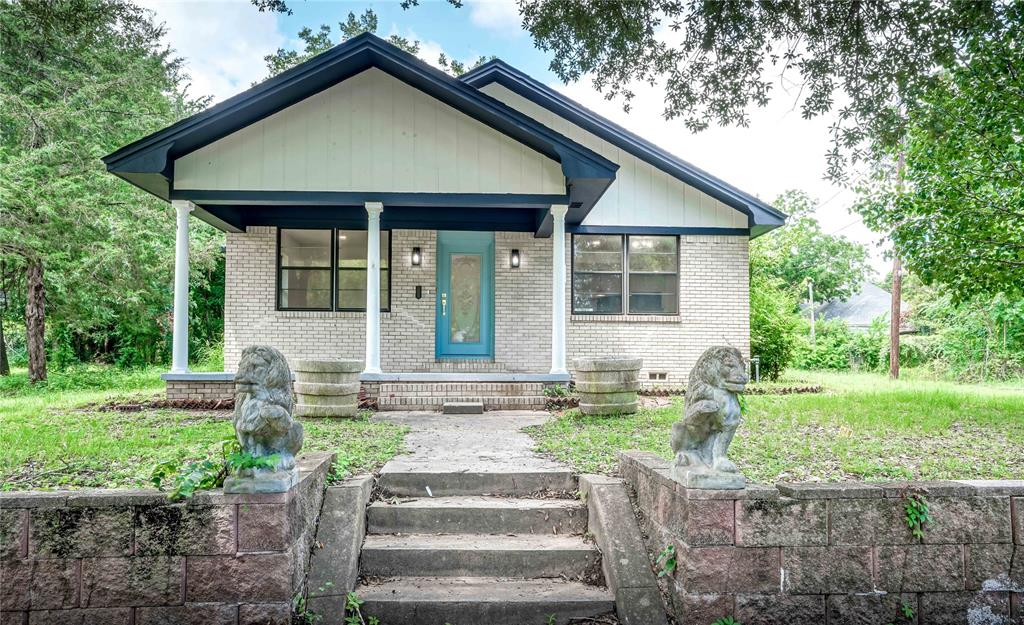 John St, Palestine, TX 75801