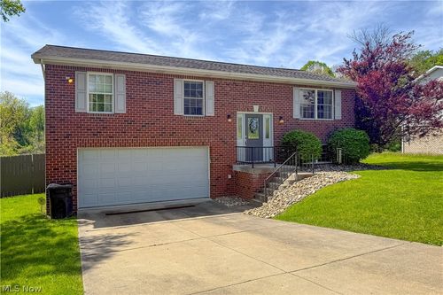 3237 Saint Charles Dr, Steubenville, OH, 43952-3509 | Card Image