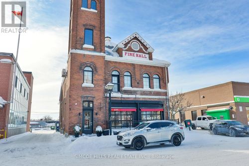 27 Peter St N, Orillia, ON, L3V4Y8 | Card Image