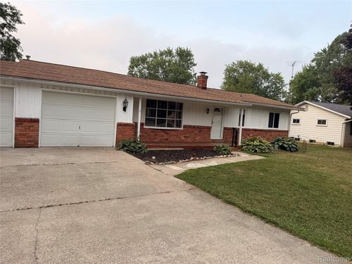5347 Mapletree Dr, Flint, MI, 48532-3333 | Card Image