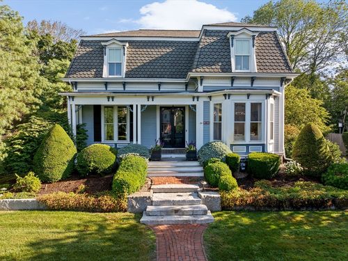 84 Elm St, Cohasset, MA, 02025-1831 | Card Image