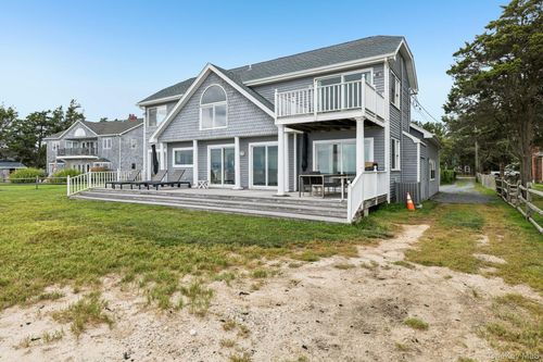 5 Bay Rd, E Patchogue, NY, 11772 | Card Image