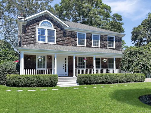 5765 Bergen Ave, Mattituck, NY, 11952-1401 | Card Image