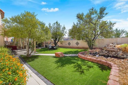8821 Fall Green Ave, Las Vegas, NV, 89129-7068 | Card Image