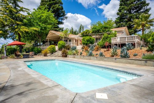 3760 King Ranch Rd, Ukiah, CA, 95482-9200 | Card Image