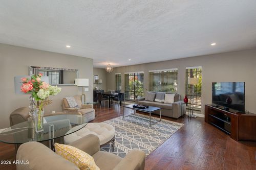 104-5207 N 24th St, Phoenix, AZ, 85016-3582 | Card Image