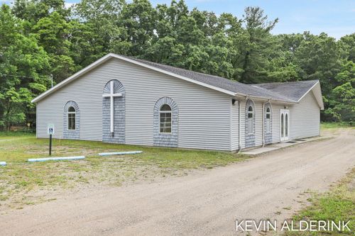2449 54th St, Fennville, MI, 49408-9583 | Card Image