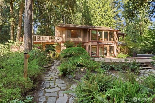 19816 233rd Ave Ne, Woodinville, WA, 98077-6713 | Card Image