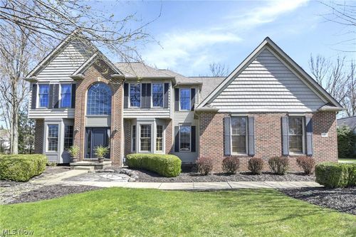 607 Parkside Dr, Avon Lake, OH, 44012-4006 | Card Image