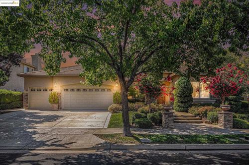 2040 Great Meadow Ln, Brentwood, CA, 94513-4113 | Card Image