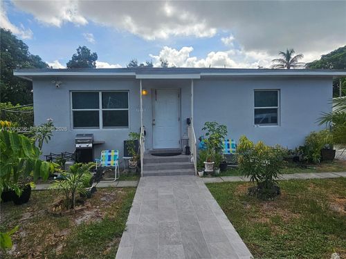 12145 Ne 11th Ct, North Miami, FL, 33161-5822 | Card Image