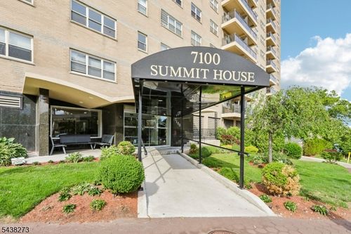 2l-7100 Kennedy Blvd E, Guttenberg, NJ, 07093-4719 | Card Image