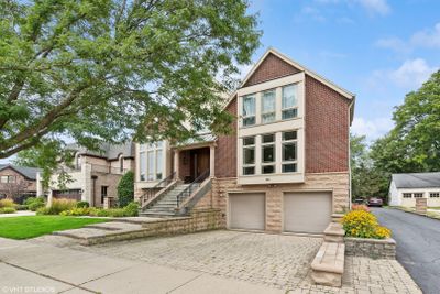 3 - 122 S Evergreen Avenue, Condo with 2 bedrooms, 2 bathrooms and 1 parking in Arlington Heights IL | Image 1